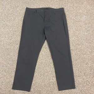 Tommy Bahama Golf Pants, 42x32, Lightly Used